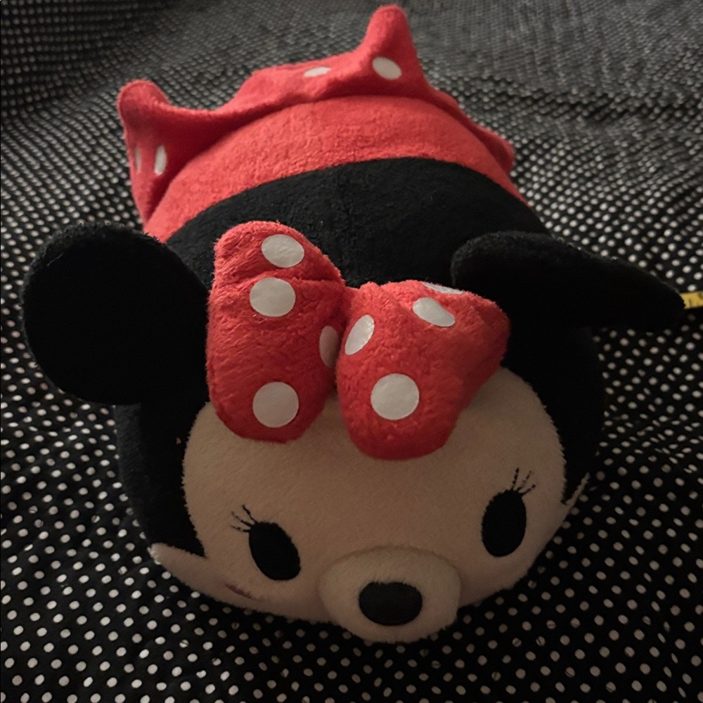 Minnie Mouse Tsum Tsum approximately 14” by 9”.
